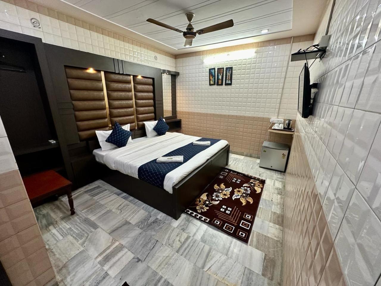Hotel Sheela, 100M From Taj Mahal Agra  Luaran gambar