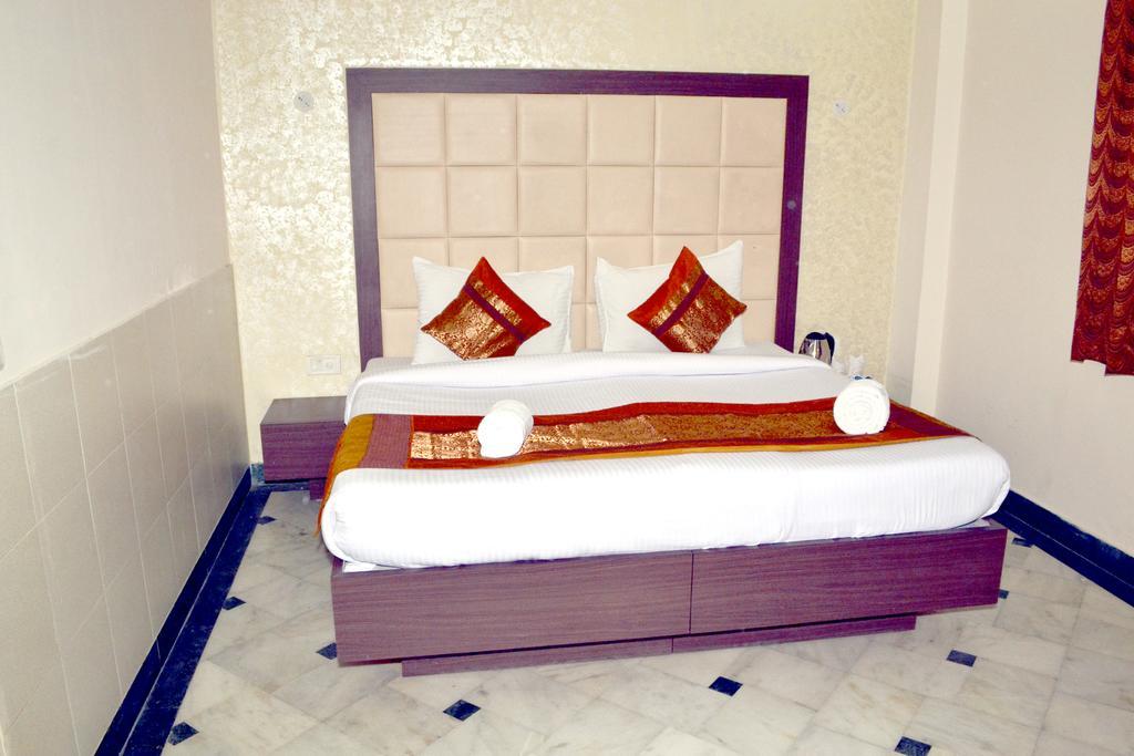 Hotel Sheela, 100M From Taj Mahal Agra  Luaran gambar
