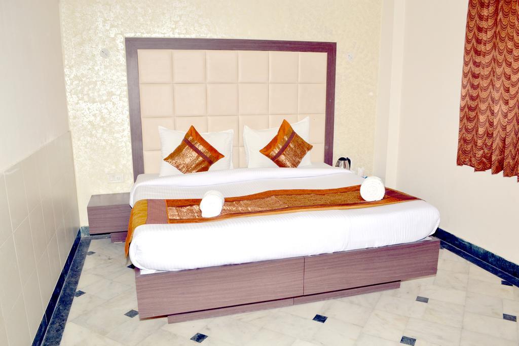 Hotel Sheela, 100M From Taj Mahal Agra  Luaran gambar