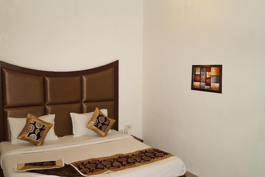 Hotel Sheela, 100M From Taj Mahal Agra  Luaran gambar