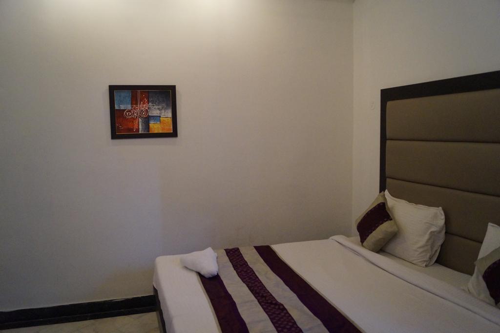 Hotel Sheela, 100M From Taj Mahal Agra  Luaran gambar