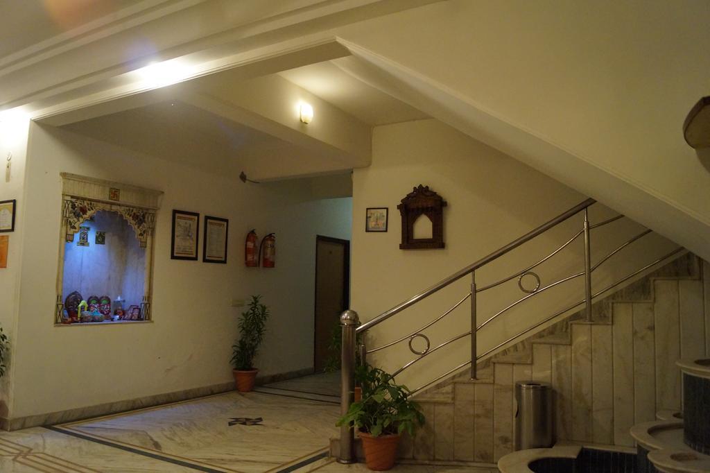 Hotel Sheela, 100M From Taj Mahal Agra  Luaran gambar