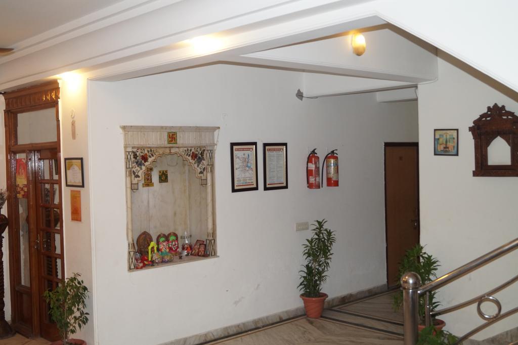 Hotel Sheela, 100M From Taj Mahal Agra  Luaran gambar