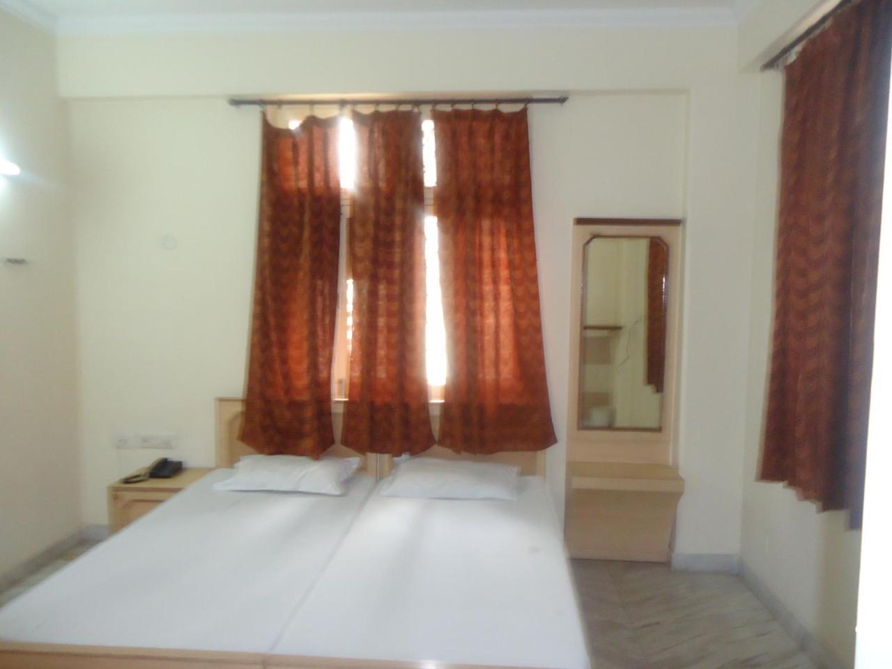 Hotel Sheela, 100M From Taj Mahal Agra  Bilik gambar