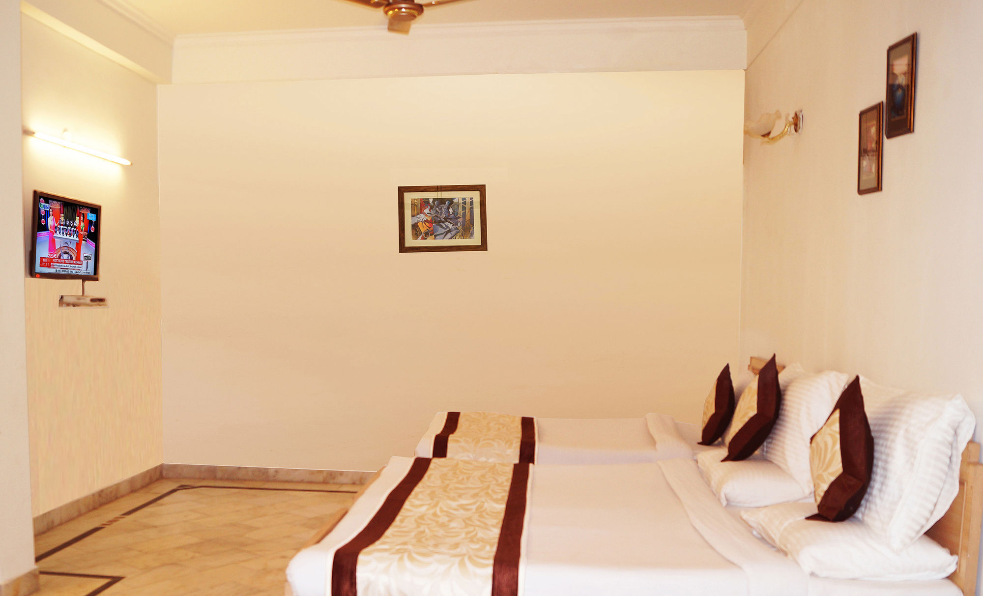 Hotel Sheela, 100M From Taj Mahal Agra  Luaran gambar